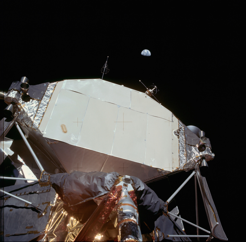 Illustration for article titled NASA Just Released 8,400+ Incredible High-Res Images From The Apollo Program